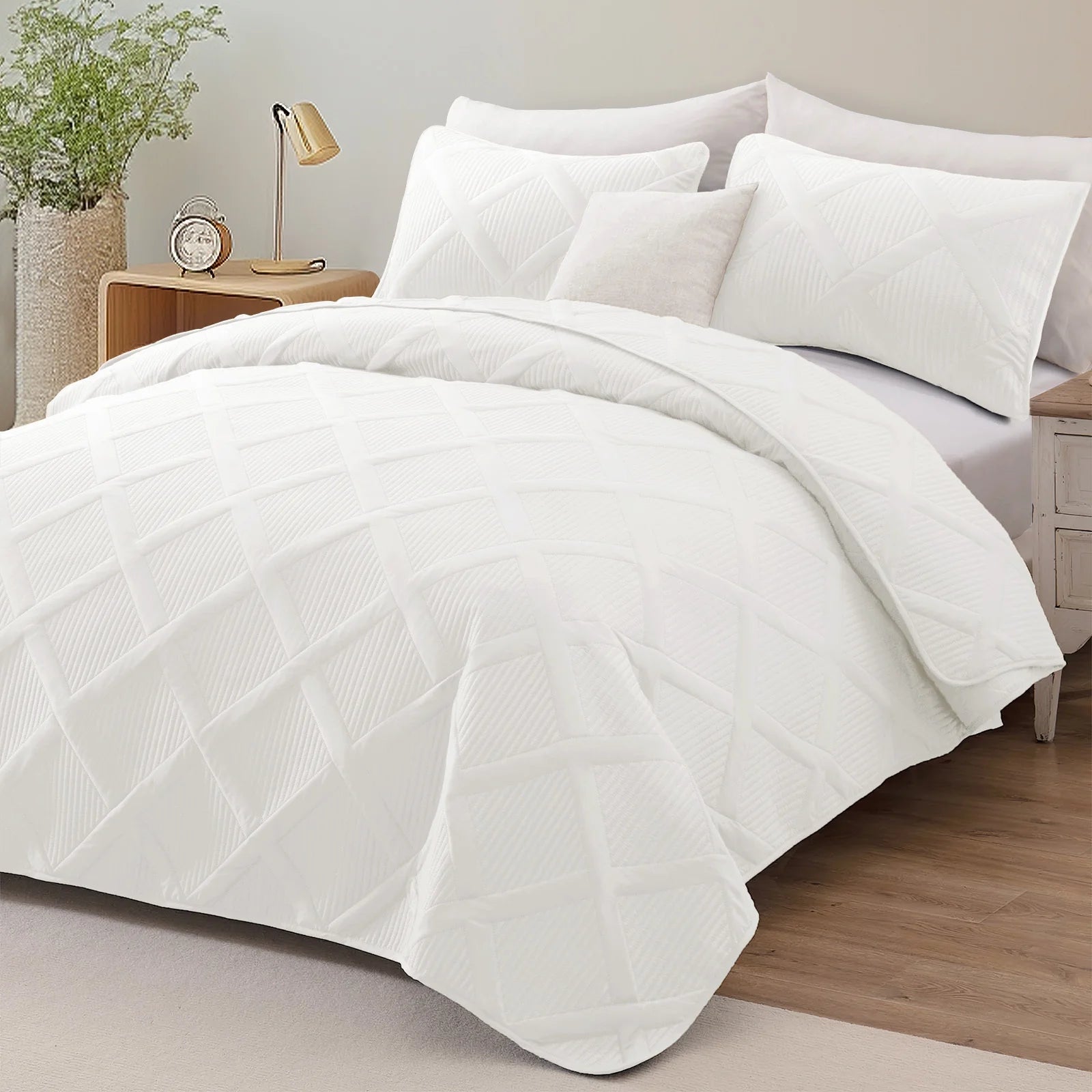 Exclusivo Ultrasonic King Quilt Set, 3-Piece Lightweight Modern Striped Bedspread in White