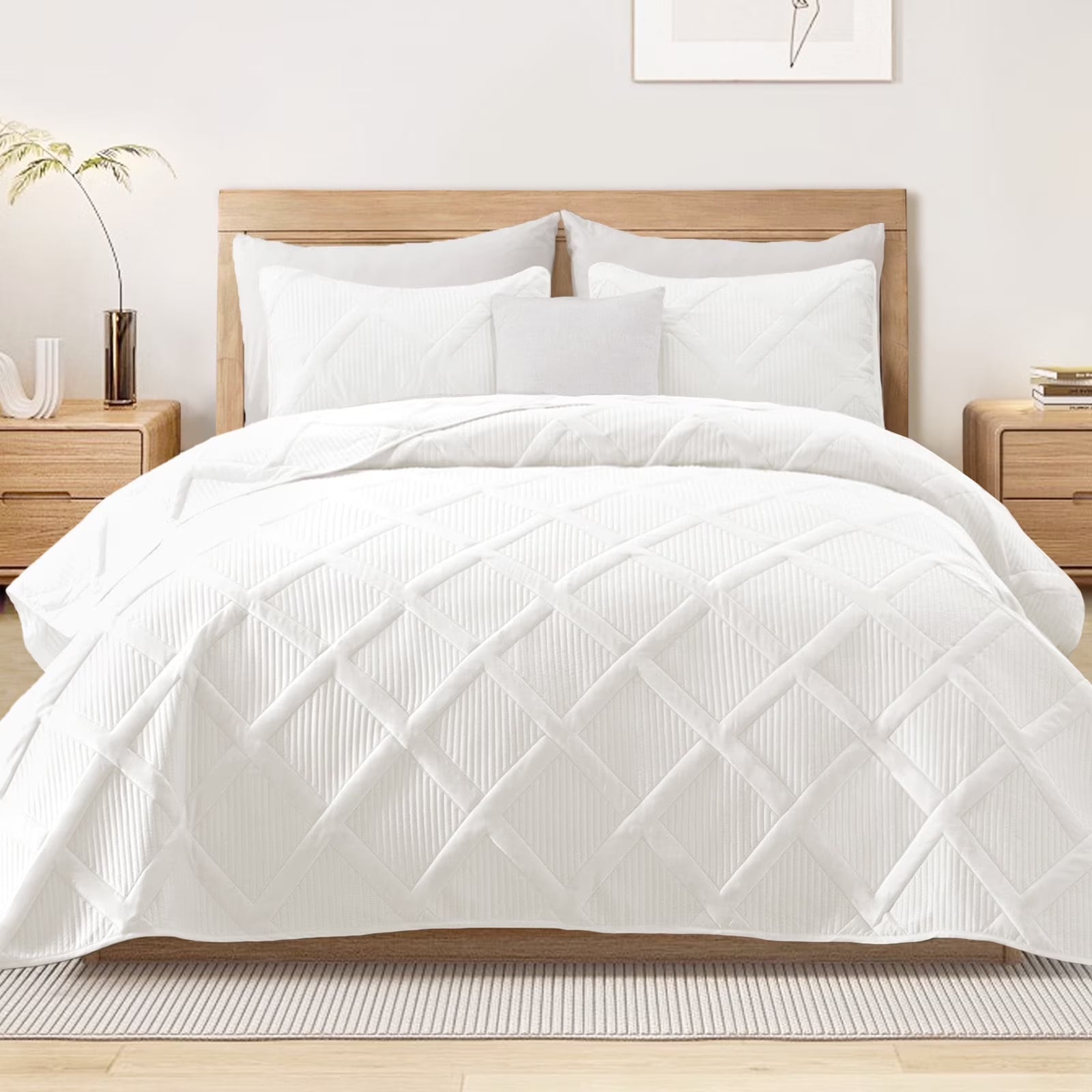 Exclusivo Ultrasonic King Quilt Set, 3-Piece Lightweight Modern Striped Bedspread in White