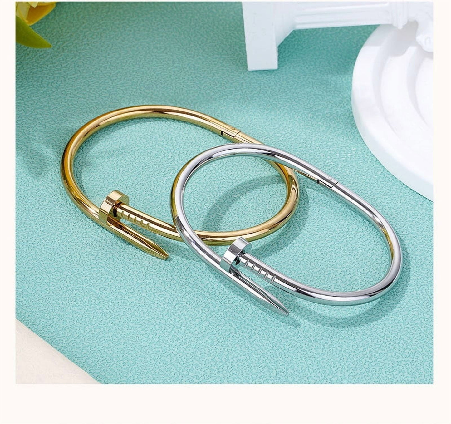 Titanium Steel Bracelet Featuring 18K Gold Plating and Diamond Inlays - A Fusion of Elegance and Minimalist Design